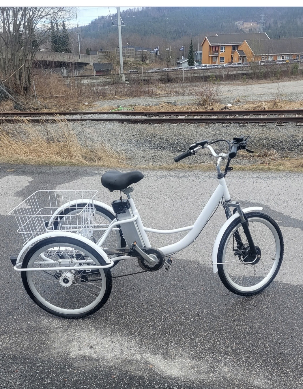 Transport av elektrisk trehjulssykkel Porsgrunn to Brumunddal